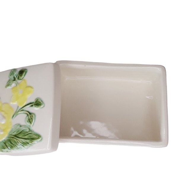 Floral Trinket Box Vintage Ceramic McNees Mold Jewelry Box White Yellow Flower - Picture 6 of 8